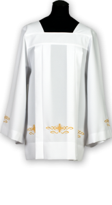 Surplis brodé. (id: 636)