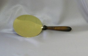 Patène manche en bois (id: 305)