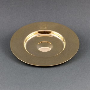 Patène en laiton doré profilée. (id: 308)