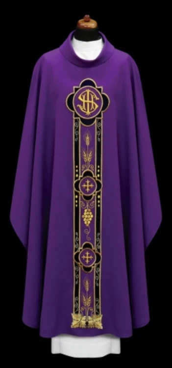 Chasuble avec une broderie (id: 687)E