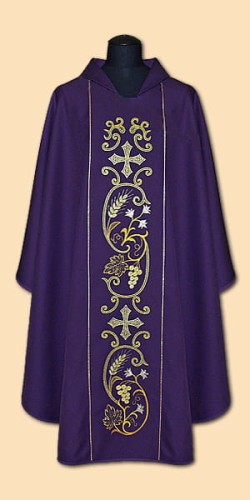 Chasuble avec une bande brodée (id: 753)