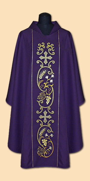 Chasuble avec une bande brodée (id: 753)