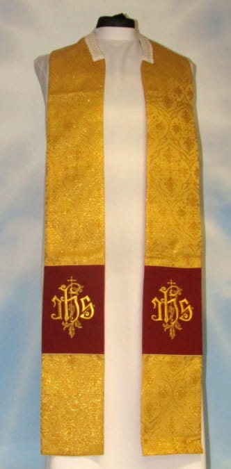 Chape liturgique dorée - tissu brocart 3.jpg