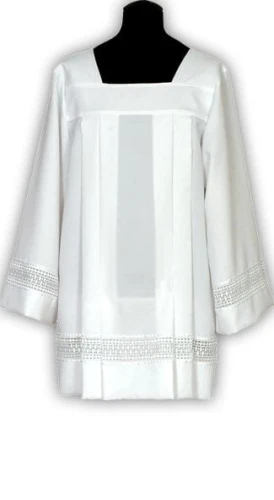 AS66 Surplis blanc - crêpe avec dentelle insérée. (id: 640)