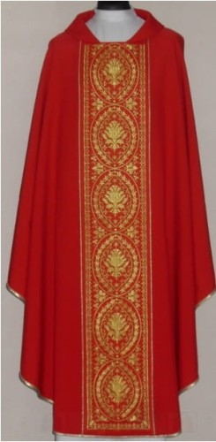 Chasuble avec une bande brodée. (id: 700)A