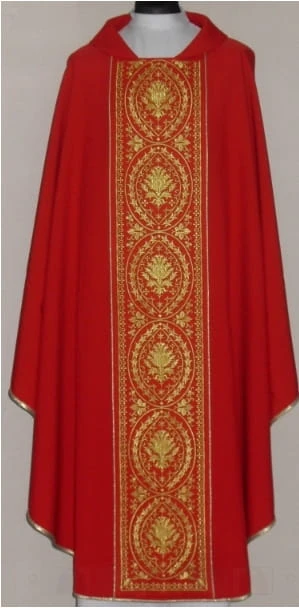 Chasuble avec une bande brodée. (id: 700)A