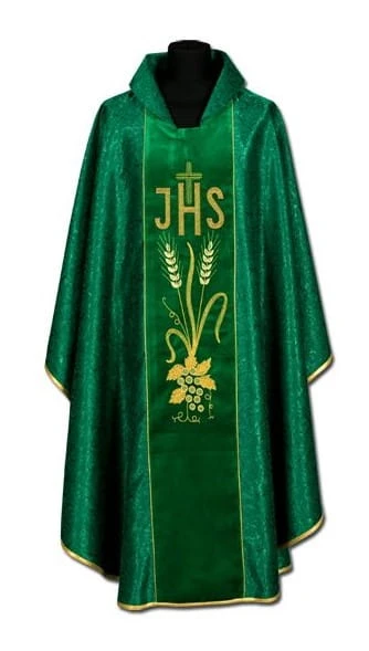 Chasuble en damas-brodée. (id: 215)