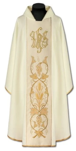 Chasuble avec une bande brodée. (id: 196)
