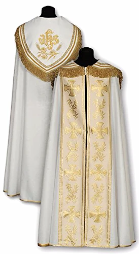 Chape avec capuchon brodé (id: 467)