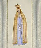 Chasuble brodé avec l'image de Notre-Dame de Fátima (id: 765)