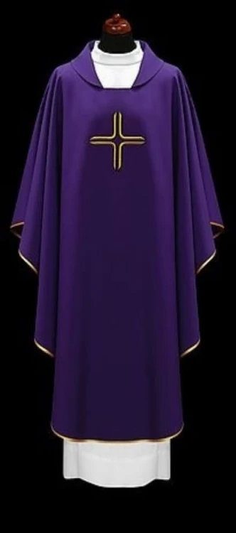 Chasuble brodée. (id: 683)C