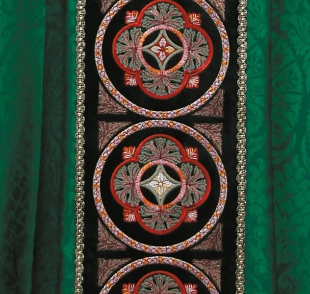 Chasuble en damas riches brodée. (id: 698)B