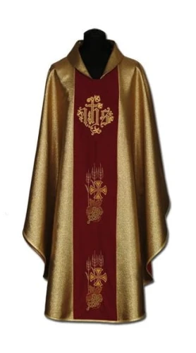 Chasuble avec une bande brodée. (id: 208)