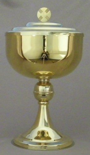 Ciboire doré. 