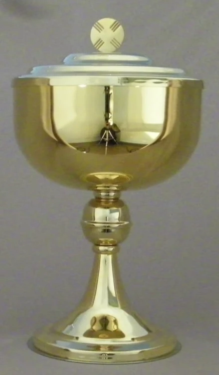 Ciboire doré. 