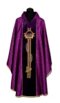 Casula in damasco con una banda di velour ricamata. (id: 216)