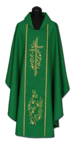 Chasuble avec une bande brodée. (id: 192)