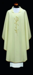 Chasuble brodée avec un motif Chi Ro. (id: 684)