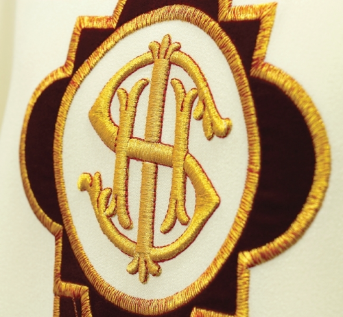 Chasuble avec une broderie (id: 687)B
