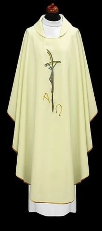 Chasuble brodée. (id: 682) B