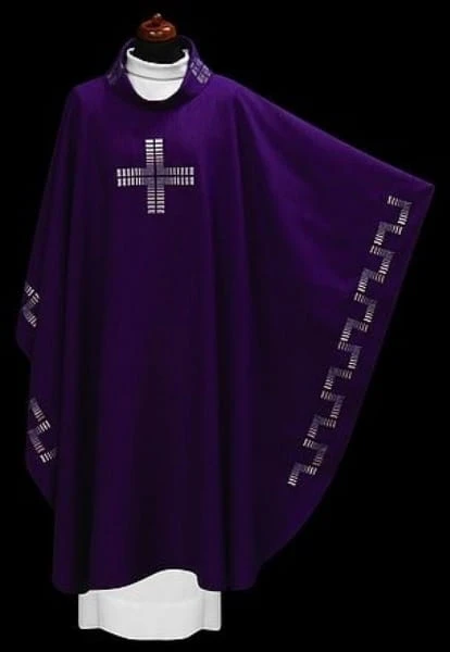 Chasuble avec croix brodé (id: 688)D