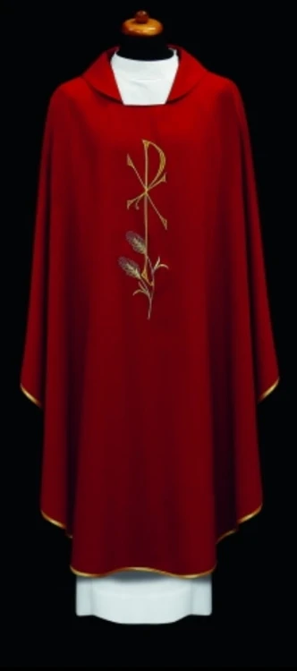 Chasuble brodée avec un motif Chi Ro. (id: 684)C