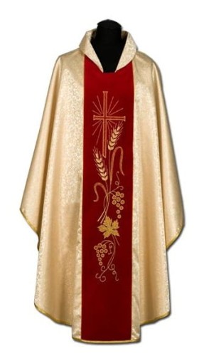 Chasuble avec une bande de velours. (id: 213)