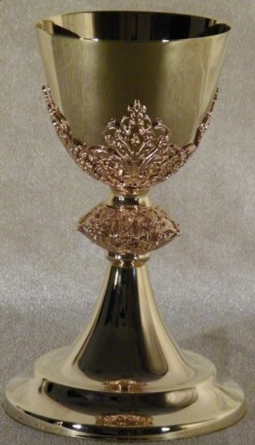Calice enrichi de décors - doré