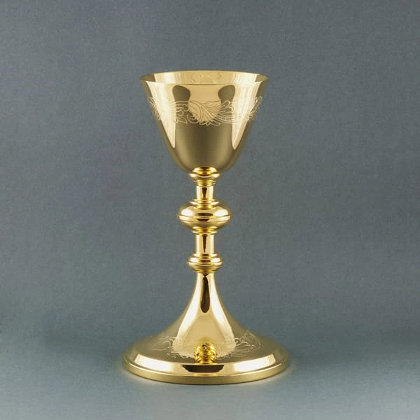 Calice gravée - doré. 