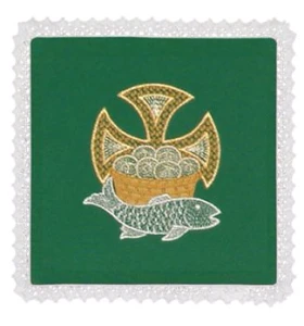 Palla liturgica ricamata. (id: 336)