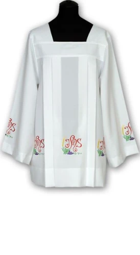 Surplis brodé. (id: 629)