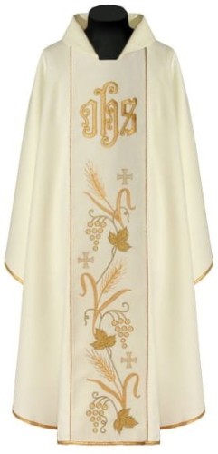 Chasuble avec une bande brodée. (id: 197)
