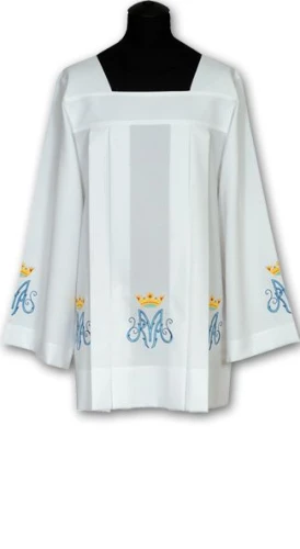 Surplis brodé. (id: 631)