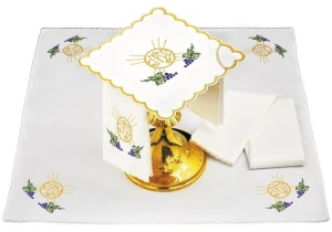 Servizio da messa- riccamente ricamato (id: 402)