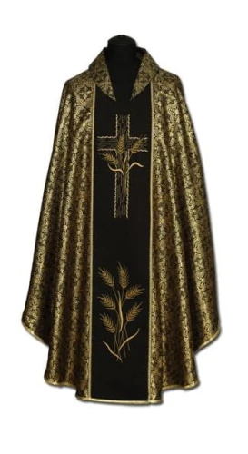 Chasuble avec une bande brodée. (id: 201)